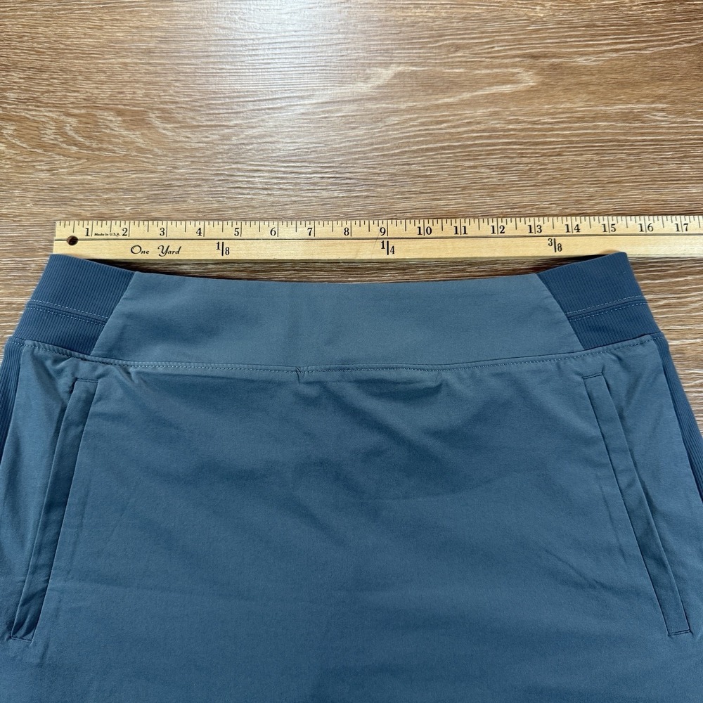 Athleta Women's Athletic Skort Size 10 Gray Built-In Shorts Pockets Tennis Golf - Picture 5 of 7
